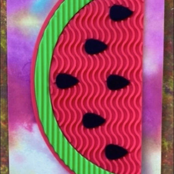 NIP Silicone Watermelon Shaped Brush Cleaner 🍉 💚🍉 - Picture 2 of 4